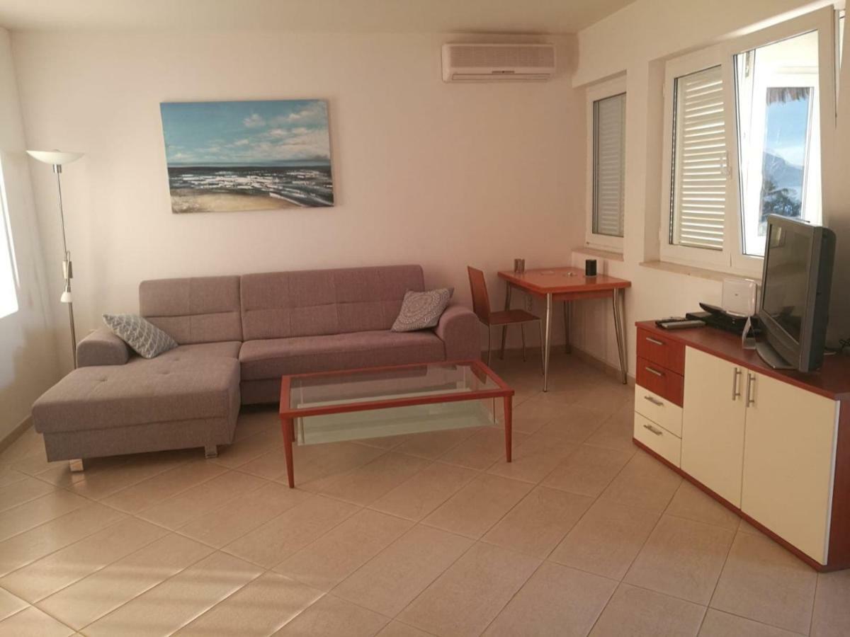 Apartment Diwa Брела Екстер'єр фото